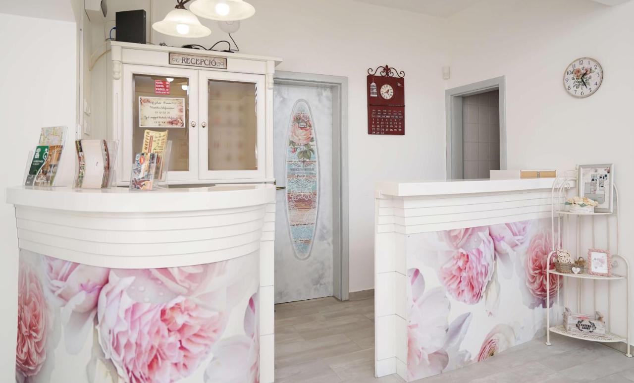 Villa Rose Garden Nyíregyháza Extérieur photo